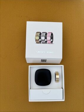 - Gold Fitness & Sleep Tracker